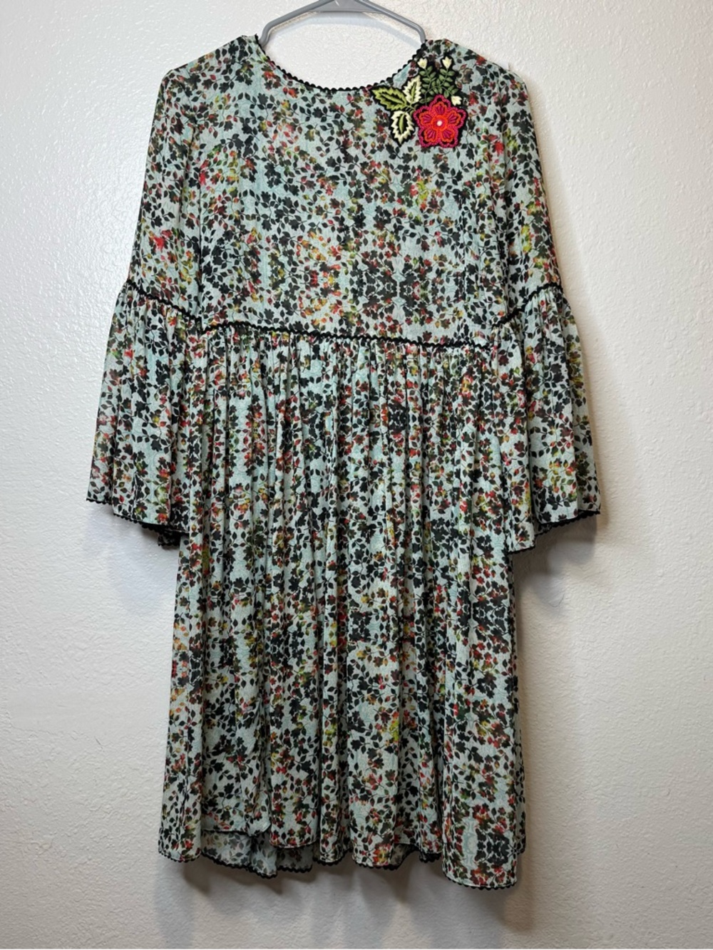 Bhanuni by Jvoti Libra Floral Print Bell Sleeve Mini Boho Dress Size 0 Flowy